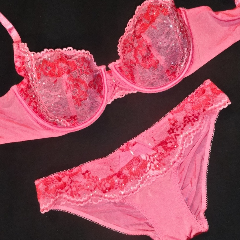 34D, S NWT Victoria's Secret Desire Set Unlined Demi Bra, Bikini Panty Pink Red